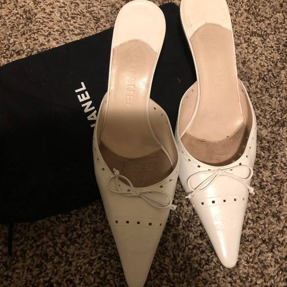 Chanel kitten heels
